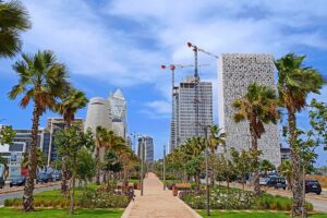 Exploring Casablanca: A Traveler’s Guide Welcome to Casablanca, Morocco’s vibrant economic capital, where modernity meets tradition. Whether you’re a solo traveler seeking adventure, a family looking for fun, or an adventure seeker ready to explore, Casablanca has something special for everyone. With its stunning architecture, rich history, and delectable cuisine, this city promises an unforgettable experience.