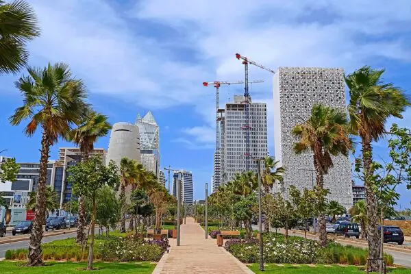 Welcome to Casablanca, Morocco’s vibrant economic capital, where modernity meets tradition. Whether you’re a solo traveler seeking adventure, a family looking for fun, or an adventure seeker ready to explore, Casablanca has something special for everyone. With its stunning architecture, rich history, and delectable cuisine, this city promises an unforgettable experience.