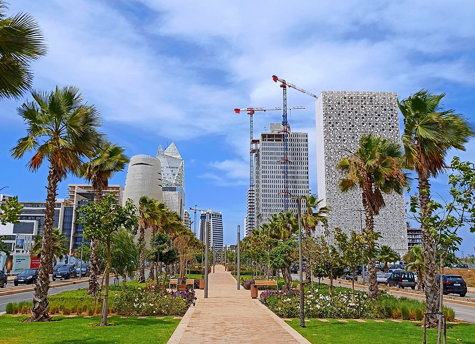 Welcome to Casablanca, Morocco’s vibrant economic capital, where modernity meets tradition. Whether you’re a solo traveler seeking adventure, a family looking for fun, or an adventure seeker ready to explore, Casablanca has something special for everyone. With its stunning architecture, rich history, and delectable cuisine, this city promises an unforgettable experience.